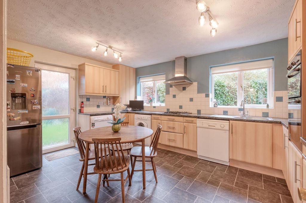 Property photo 3 of 19