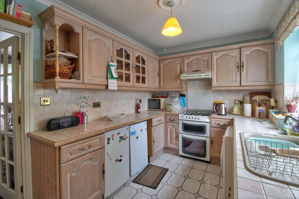 Property photo 3 of 17