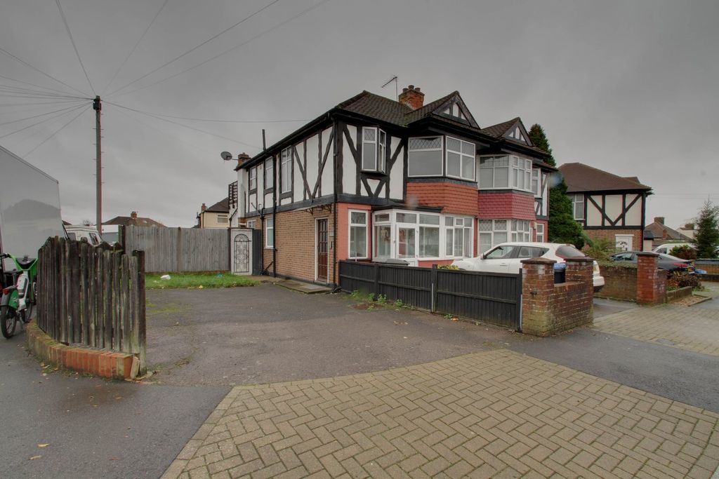 Property photo 2 of 14