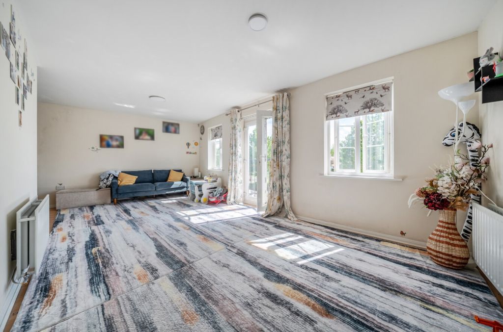 Additional image 8 of 2 bed flat for saleVenables Way, Lincoln, Lincolnshire LN2