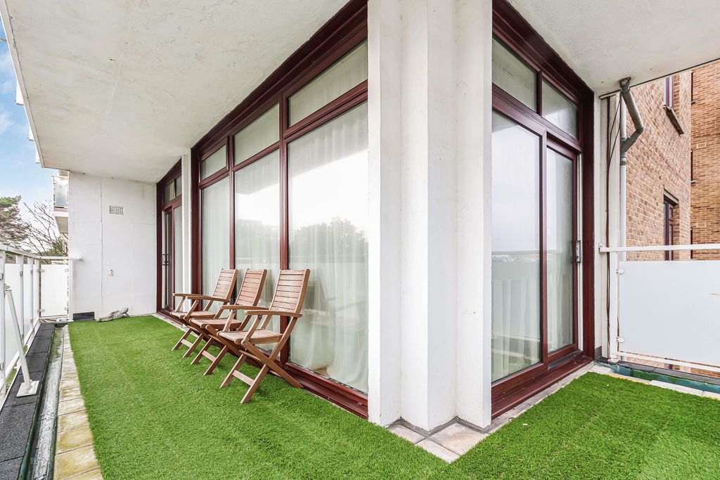 Property photo 3 of 20