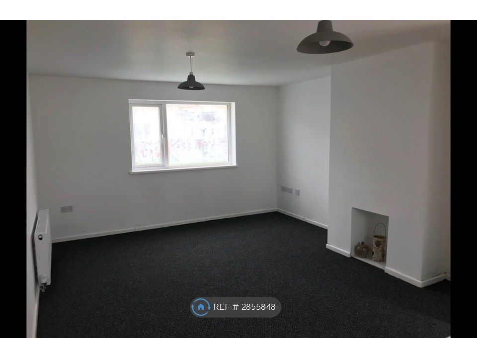 Property photo 1 of 16 Living Room