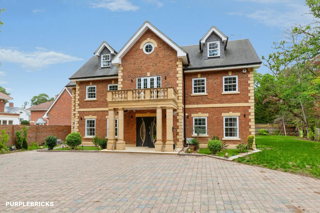 Property photo 3 of 56