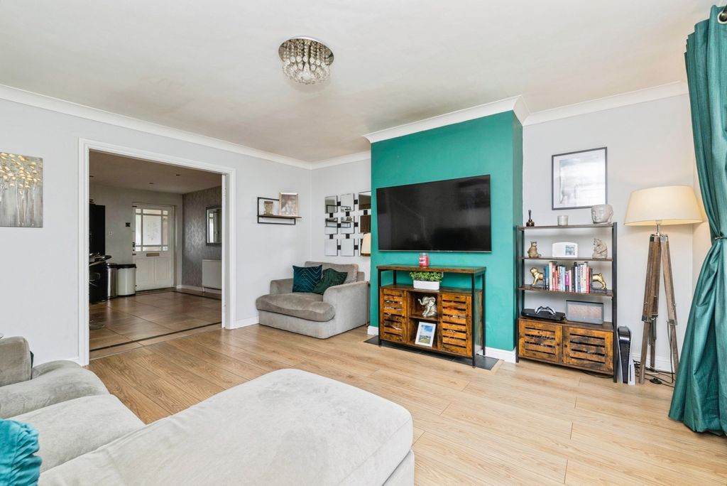 Property photo 3 of 20 Pbox-Img.Jpg