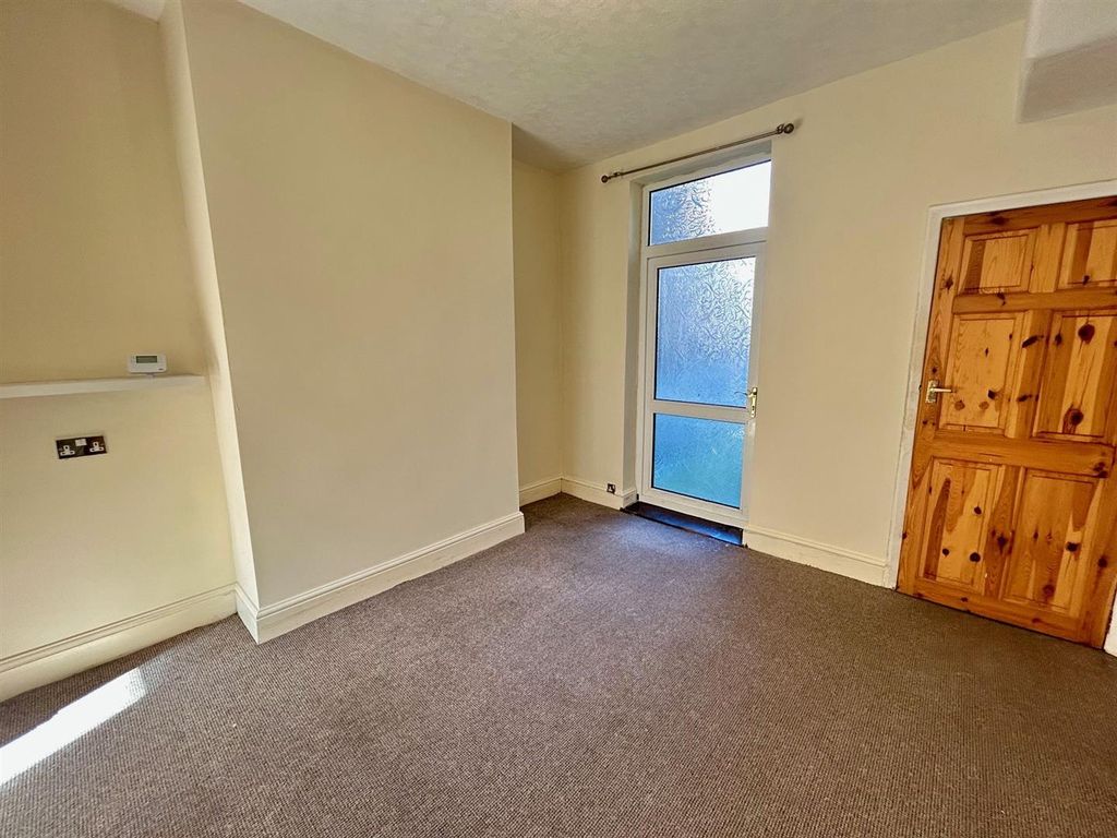 Property photo 3 of 9 3.Jpg