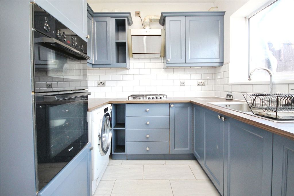 Property photo 3 of 9 Picture No. 04