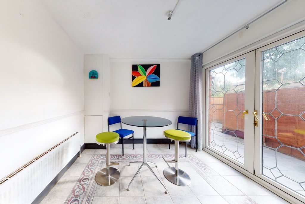 Property photo 3 of 22