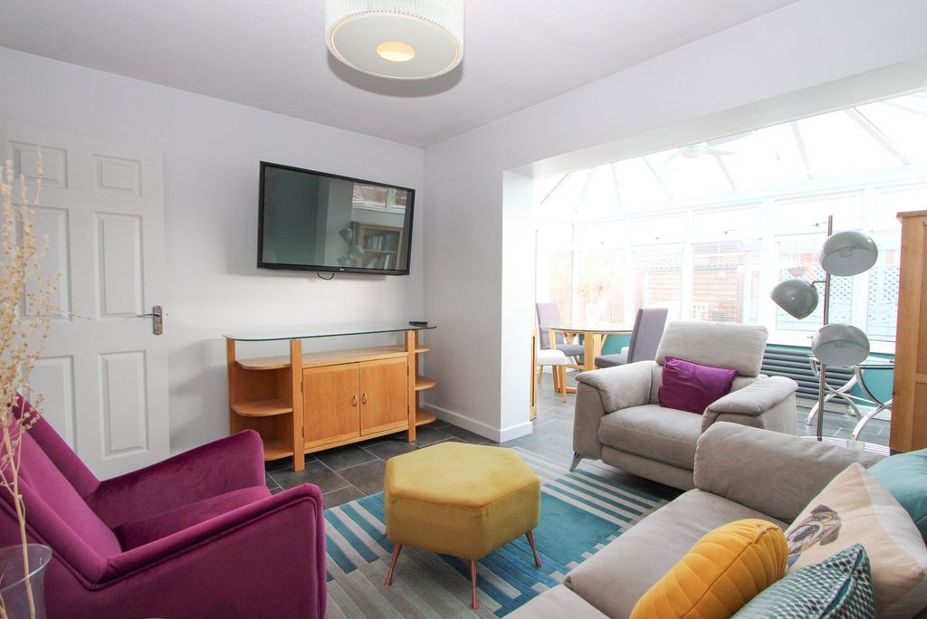 Property photo 3 of 18