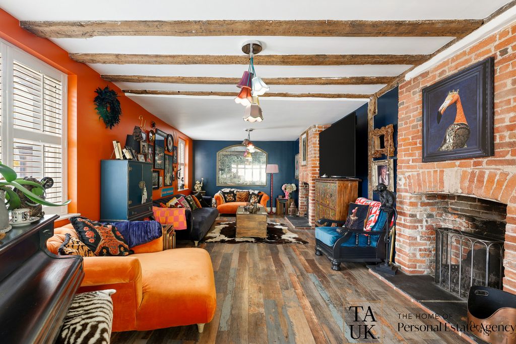 Property photo 2 of 36