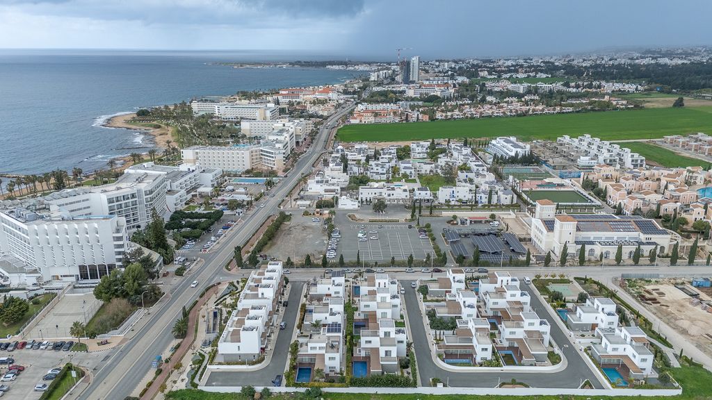 Property photo 2 of 49