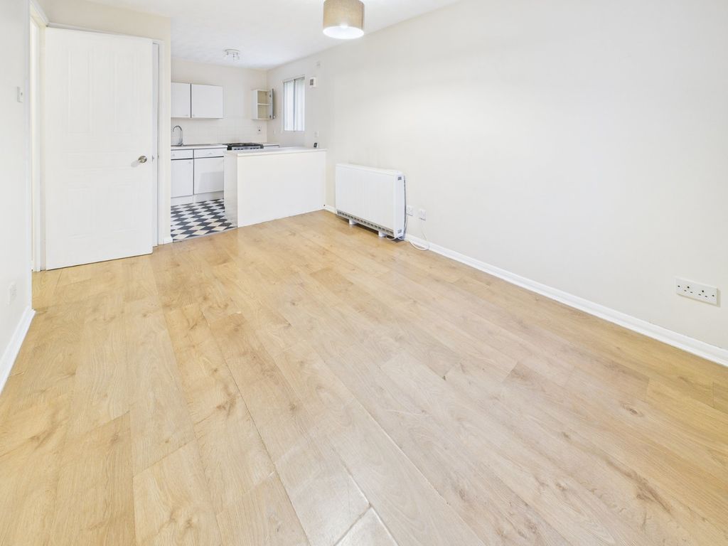 Property photo 2 of 8 Reception