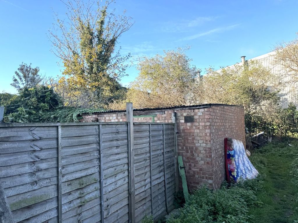 Property photo 2 of 3