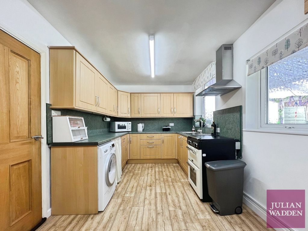 Property photo 3 of 16 Picture 3