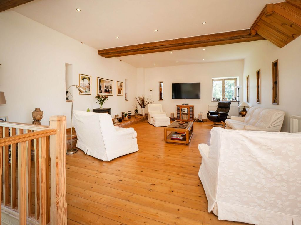 Property photo 3 of 67