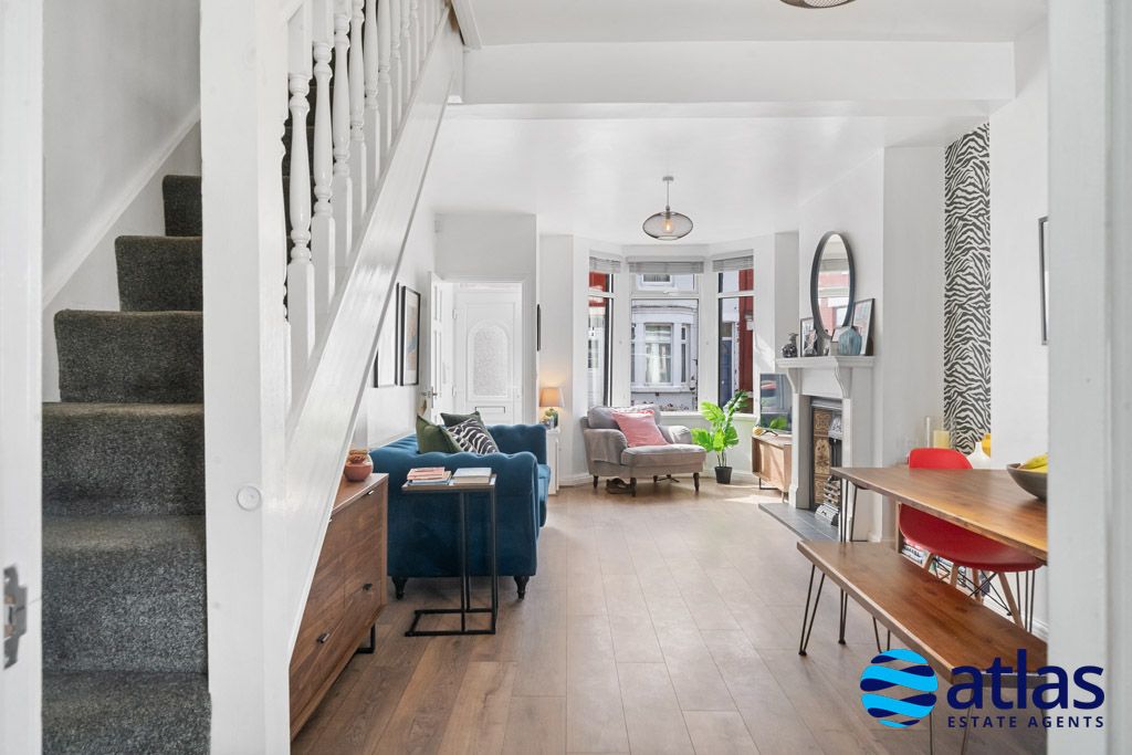 Property photo 2 of 18 Open Plan Living/Dining Space