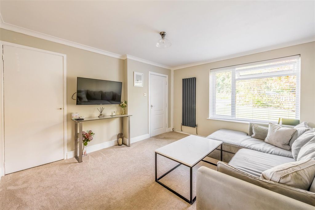 Property photo 2 of 15 51 Bush Farm Drive-12.Jpg