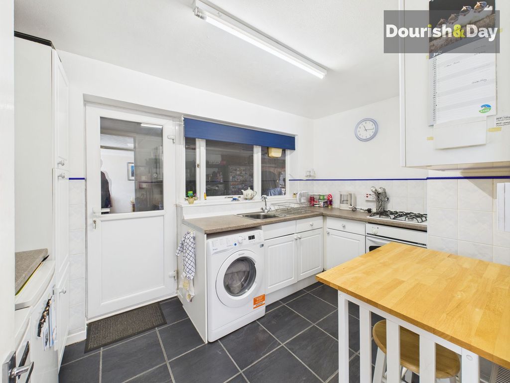 Property photo 3 of 12 Breakfast Kitchen