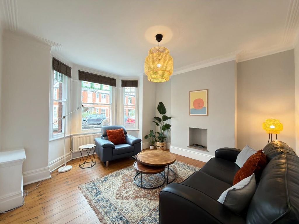 Property photo 2 of 30