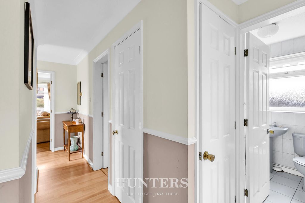 Property photo 2 of 22 Hallway