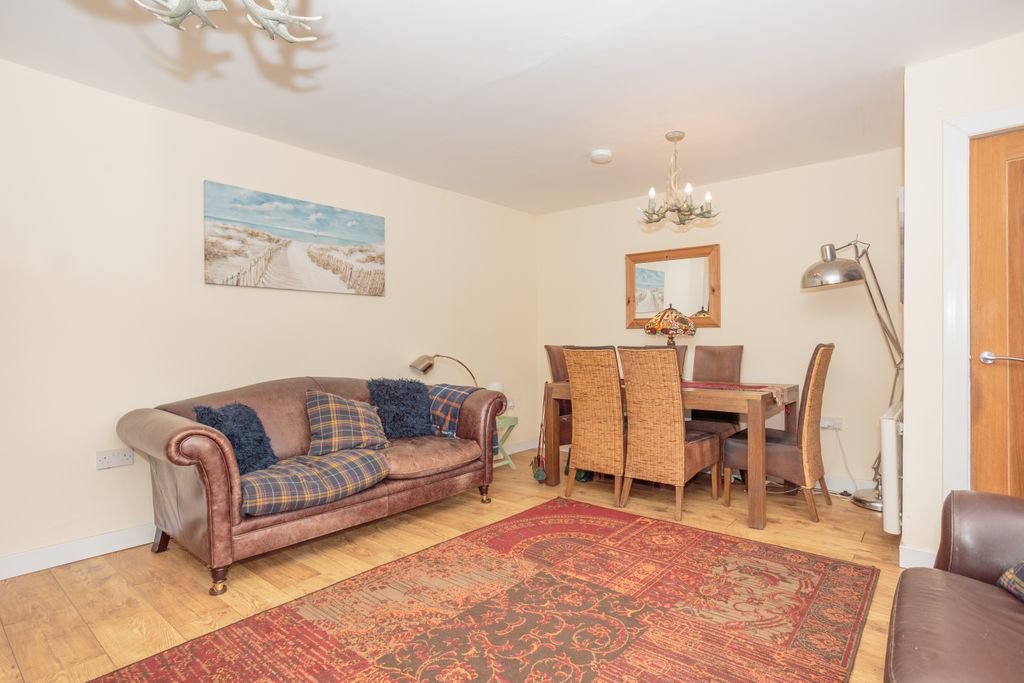 Property photo 3 of 19 Living Room/Diner