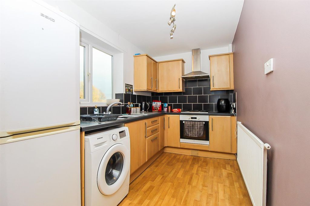 Property photo 2 of 8