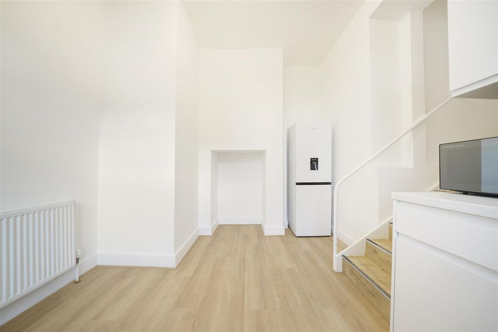 Property photo 3 of 11 Kitchen With Sitting Area