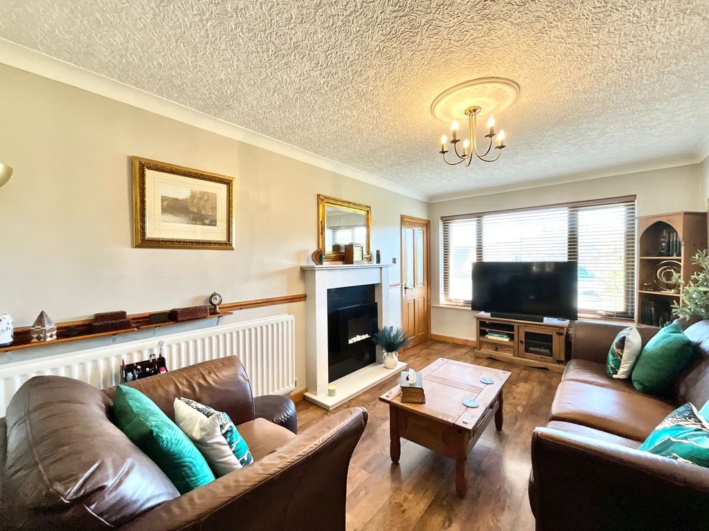 Property photo 3 of 31
