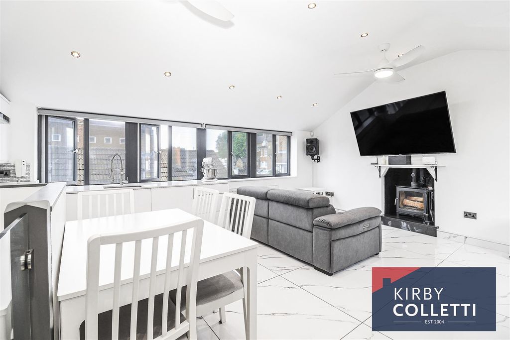 Property photo 2 of 15 Open Plan Living