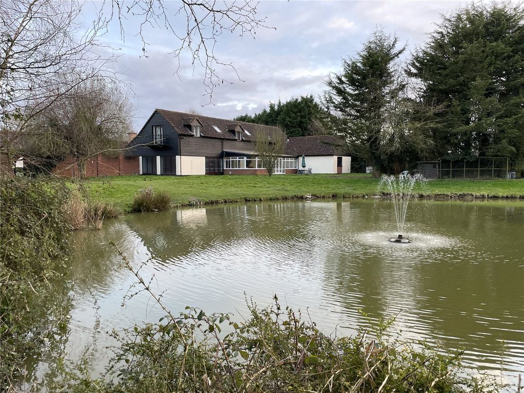 Property photo 2 of 43 Picture No. 46