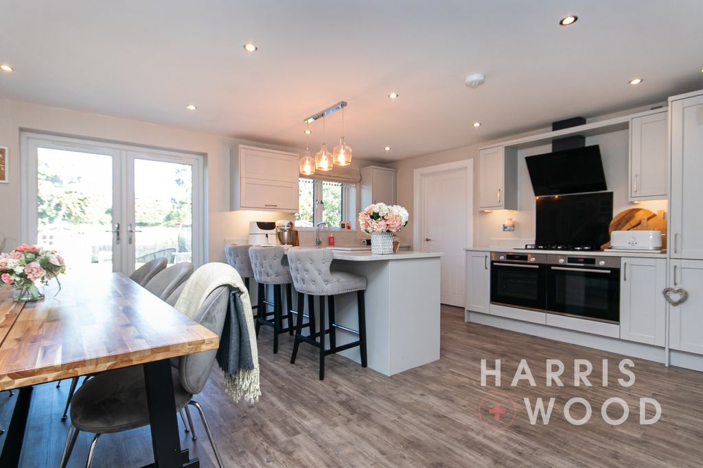 Property photo 2 of 41 4032732