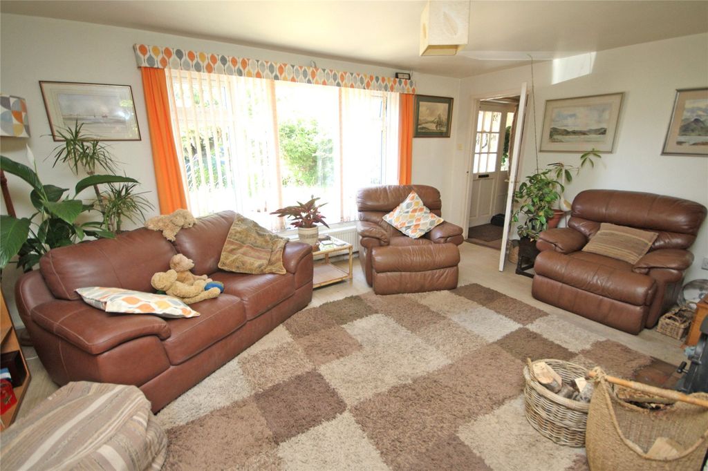 Property photo 3 of 23 Picture No. 02