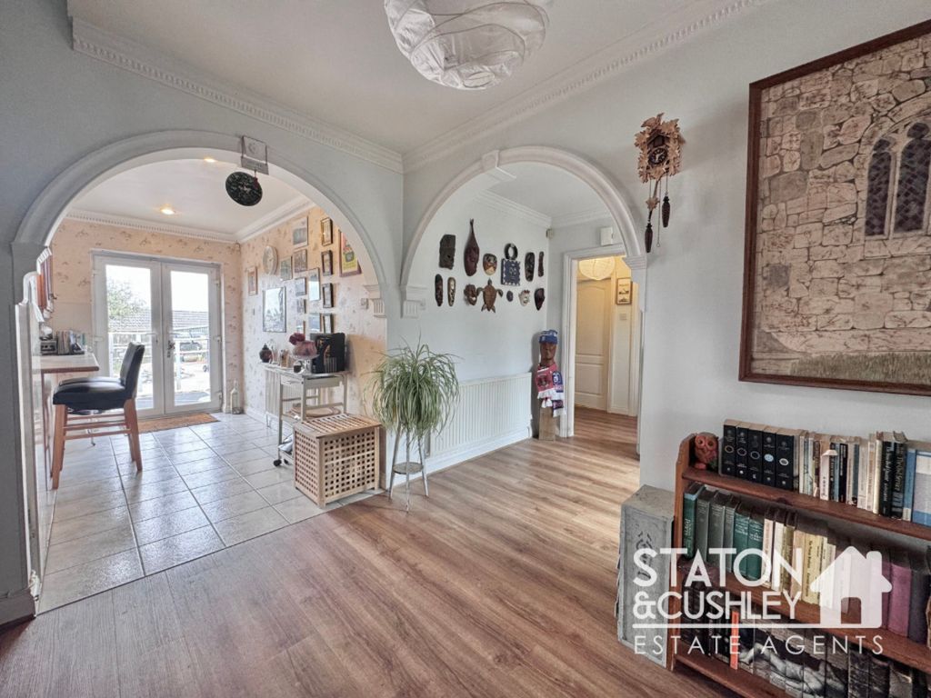 Property photo 2 of 27