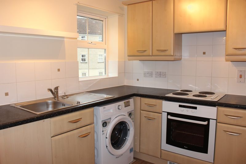 Property photo 2 of 7 Kitchen