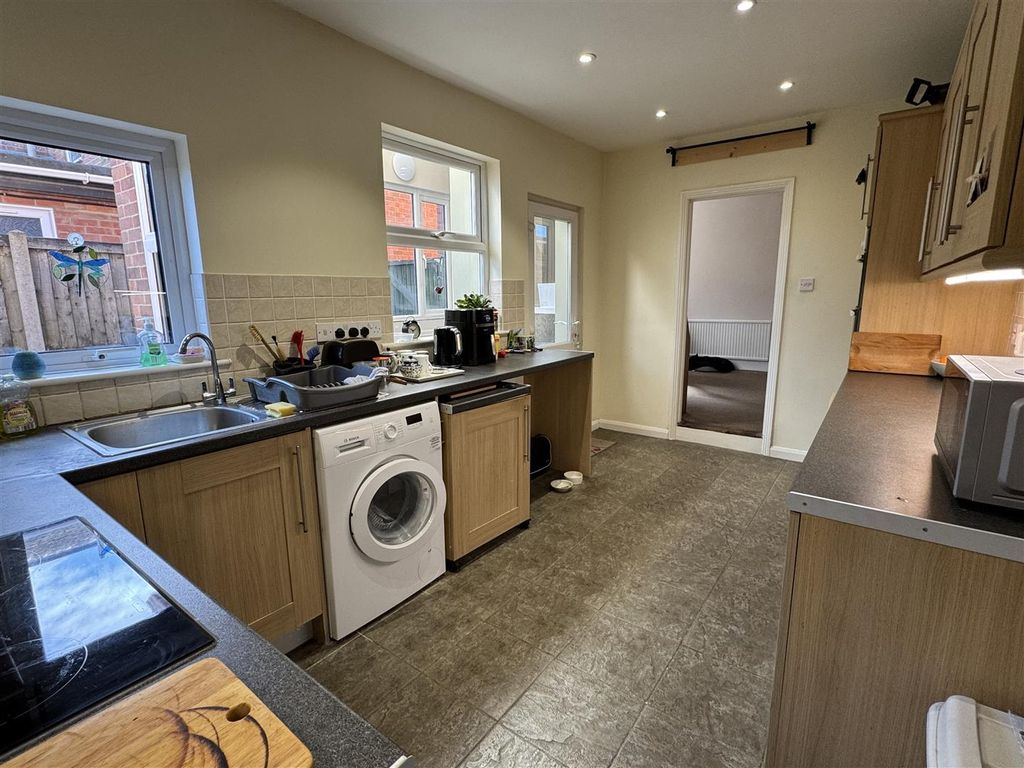 Property photo 1 of 16 Kitchen: