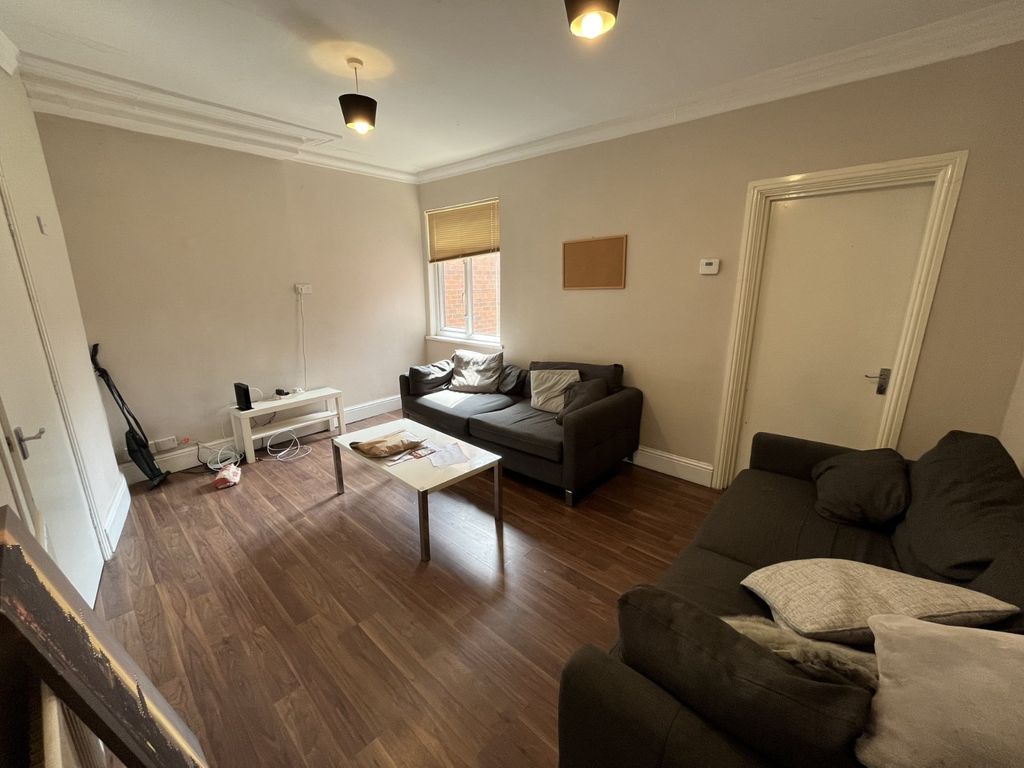 Property photo 1 of 7 Picture No. 08