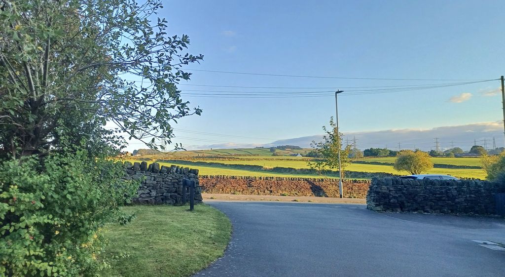 Property photo 1 of 25 Street Entrance