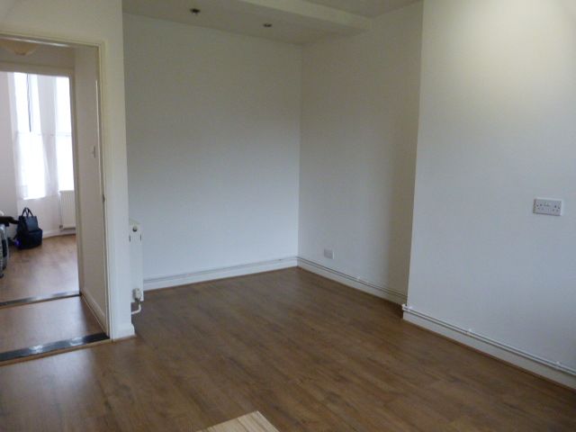 Property photo 3 of 6 Gallery