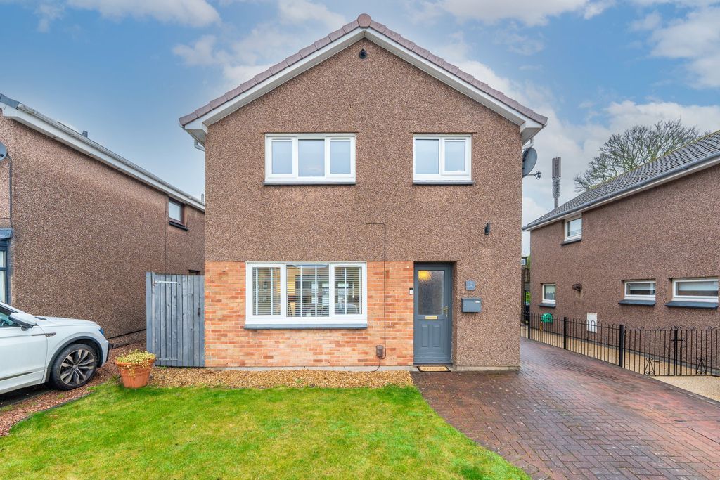 Property photo 1 of 32
