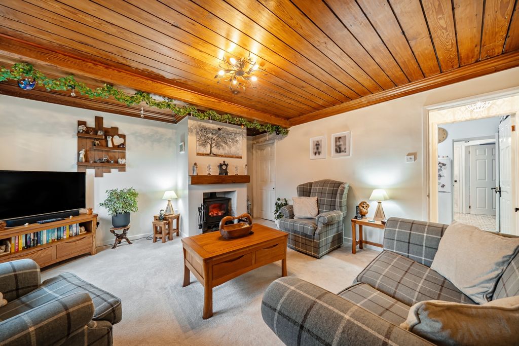 Property photo 2 of 18 1375733-15-6909E8c829Afb