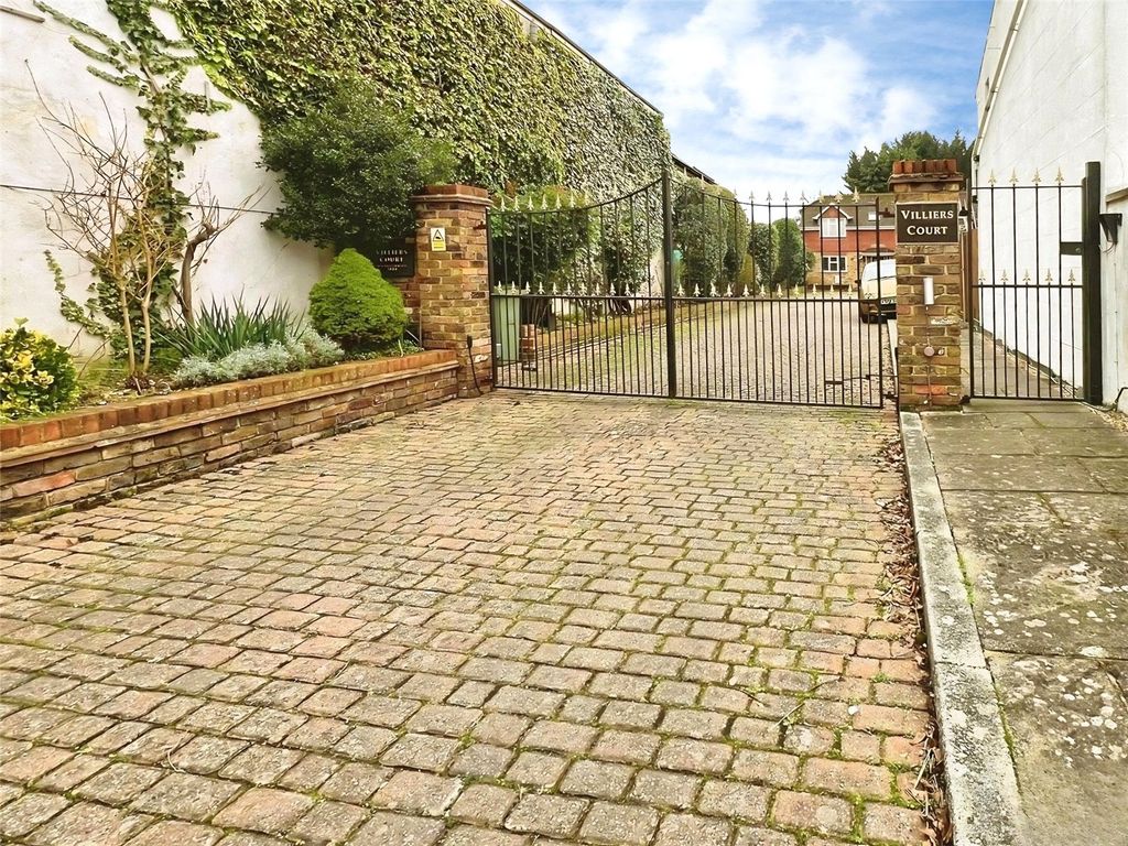 Property photo 2 of 12 Picture No. 25