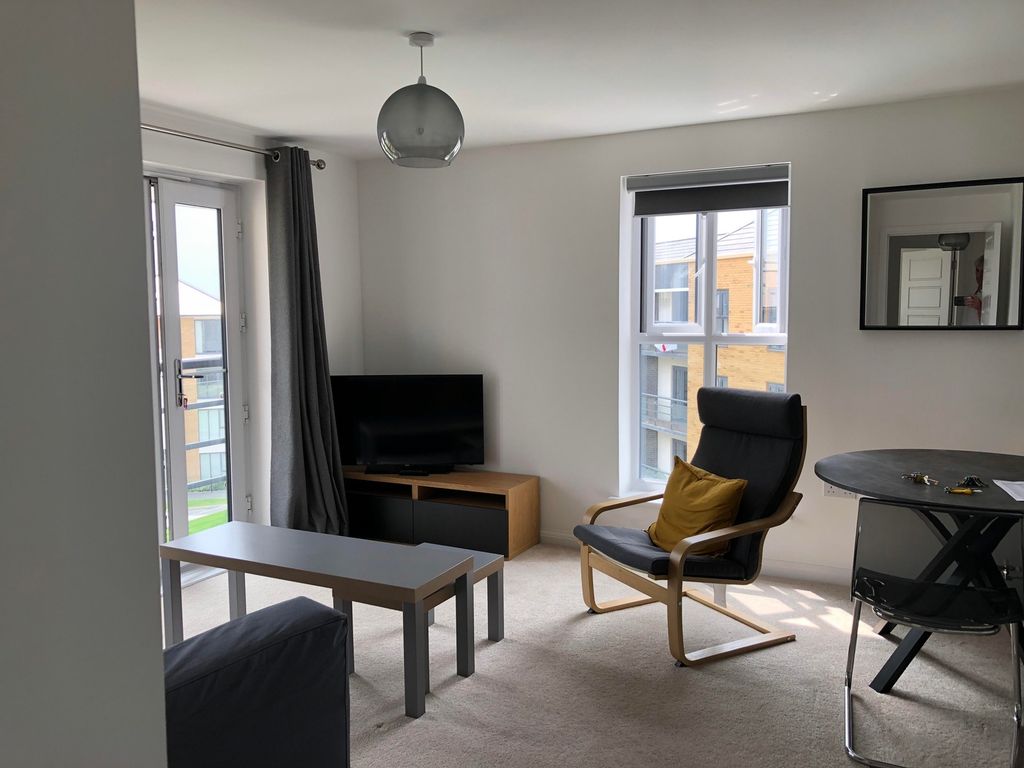 Property photo 2 of 12 A Spacious And Inviting Large Modern Living Room W...