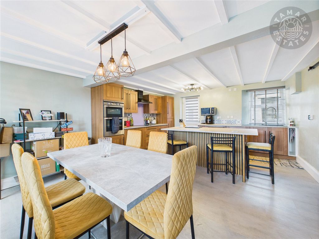 Property photo 2 of 21 Kitchen/Dining Room