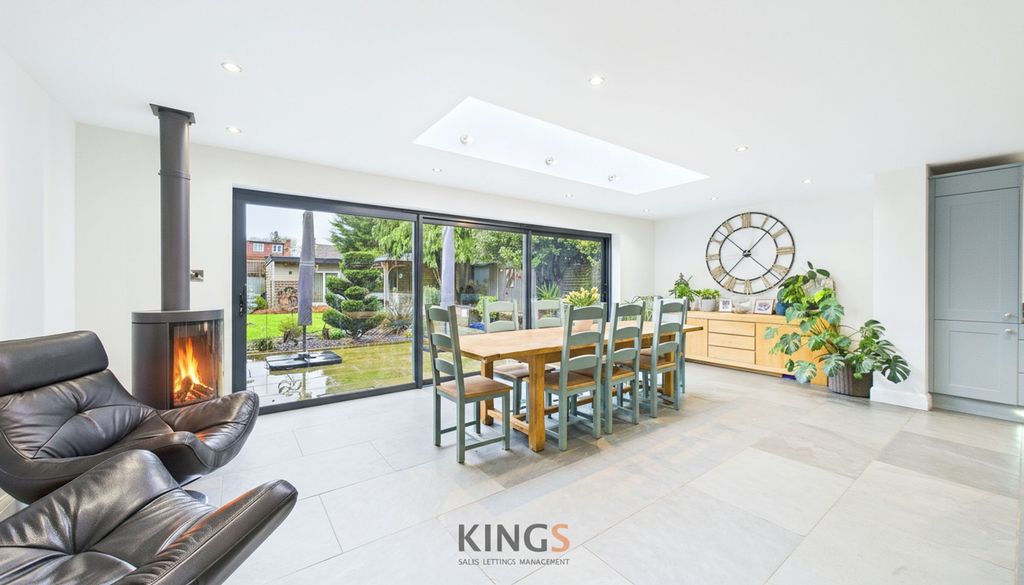 Additional image 12 of 5 bed detached house for saleUpland Drive, Brookmans Park AL9