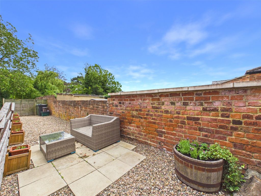 Property photo 2 of 13 Picture No. 14