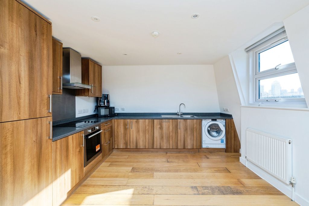 Property photo 3 of 18 Reception/Kitchen