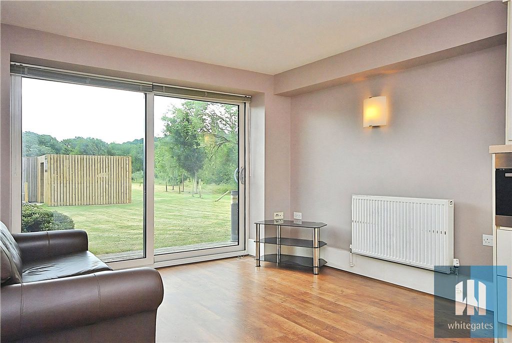 Property photo 3 of 11 Picture No. 18