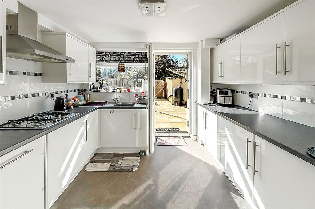 Property photo 2 of 15 Picture No. 28