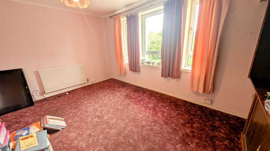 Property photo 2 of 11 Lounge