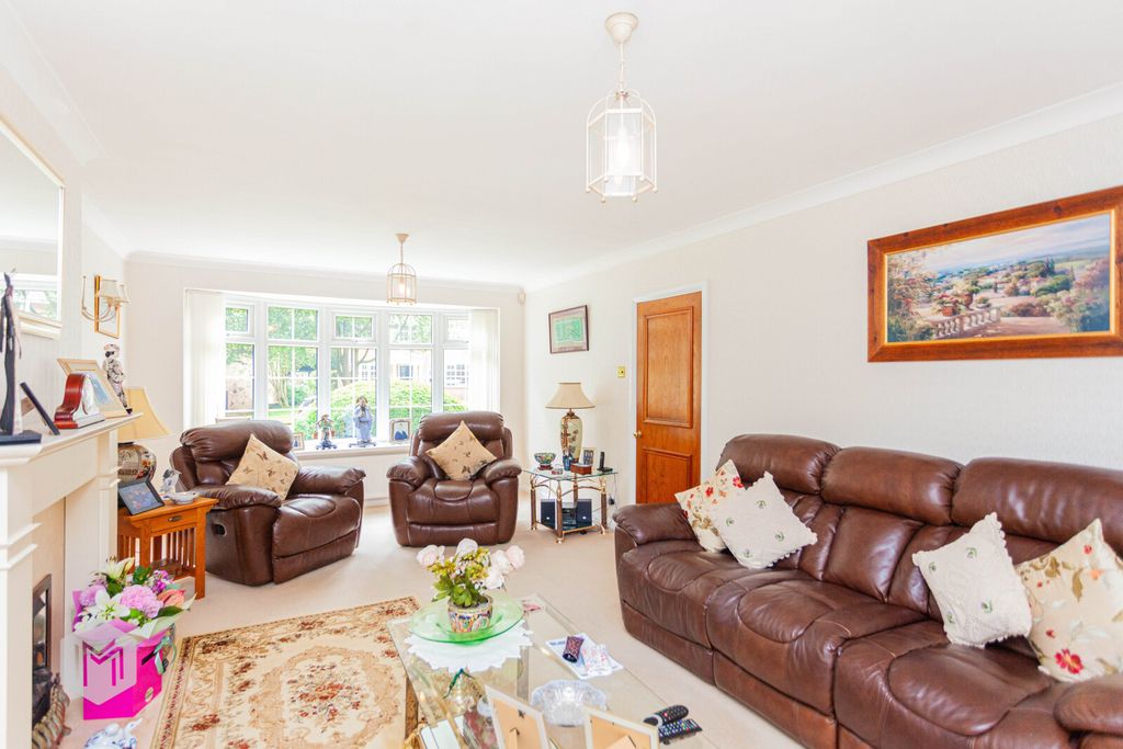 Property photo 2 of 36 Picture No. 28