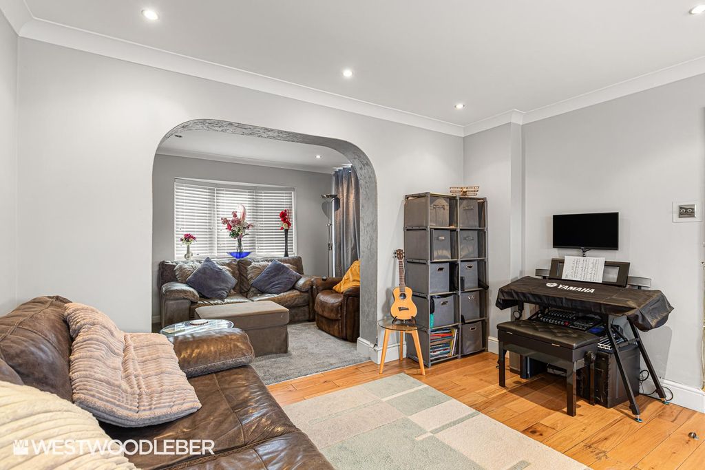 Property photo 2 of 37 Whitleyroad_2.Jpg